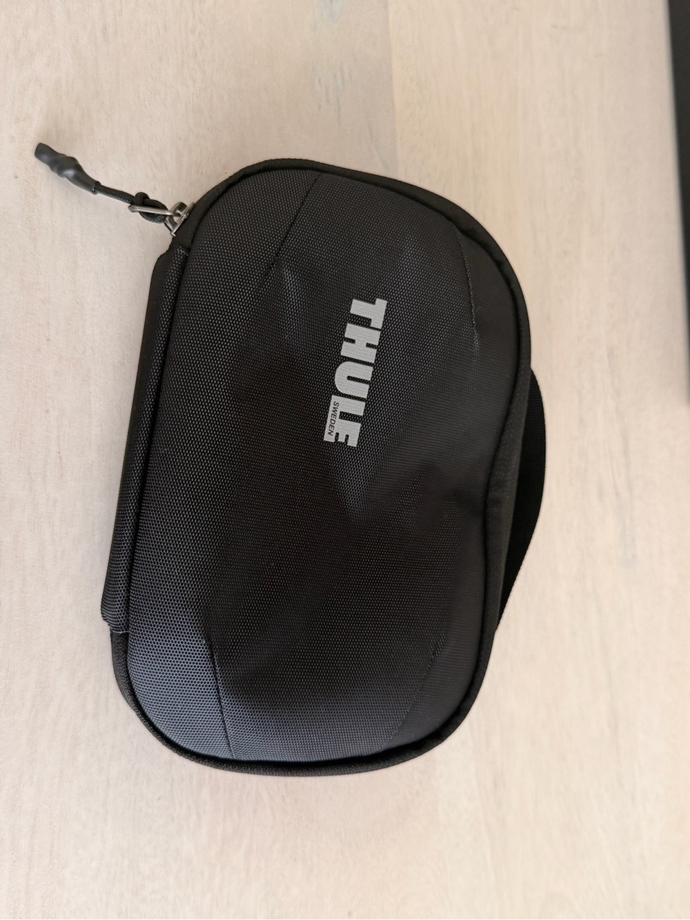 Bluetooth Over-Ear Headphones with Thule Case & USB-USB-c Cable - Picture 3 of 4